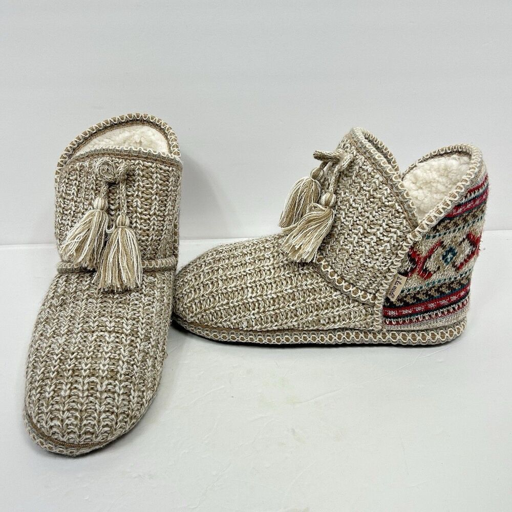 Muklucks A La Mode Slippers Shoes Beige Size Medium 7-8 Women's Knit Aztec